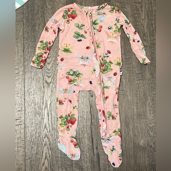 Posh Peanut Annabelle Ruffled Footie - Picture 4 of 6